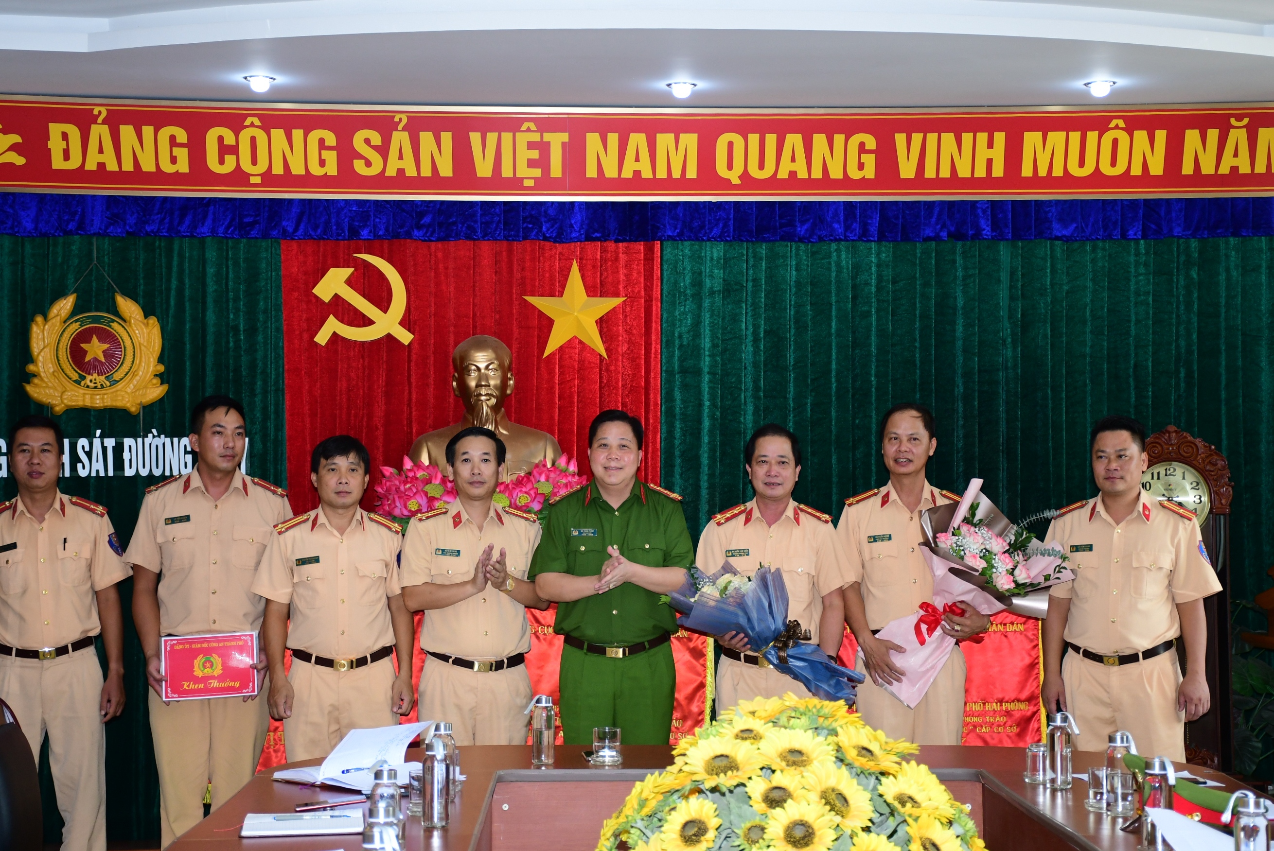 Khen thưởng Phân đội 4, Thủy đội, Phòng Cảnh sát giao thông thủy khám phá nhanh vụ trộm tàu thủy